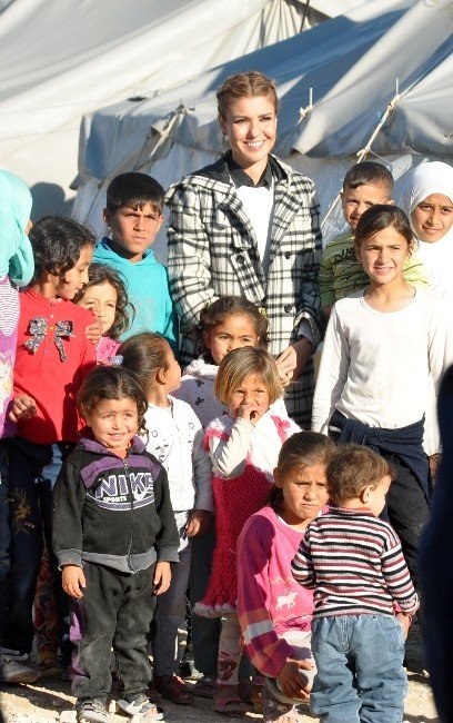 Gülben Ergen Çadır Kentte Mülteci Çocuklarla Buluştu