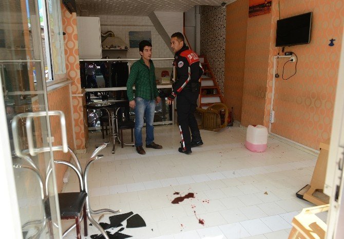 Antalya’da Bıçaklı Kavga: 1 Ağır Yaralı