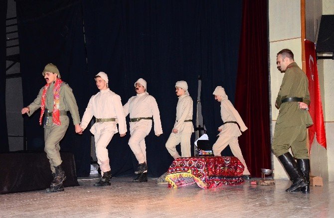 Bitlis’te "Çanakkale Destanı" Oyunu Sahnelendi