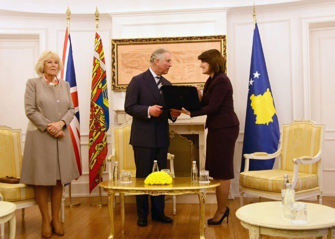 Prens Charles, Kosova’da Resmi Törenle Karşılandı