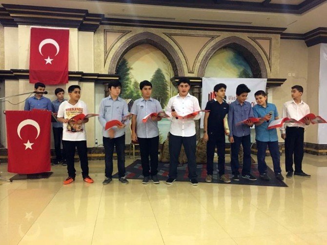 Mekke’de Türk Öğrencilerden Çanakkale Zaferi Ve Şehitler Günü Programı