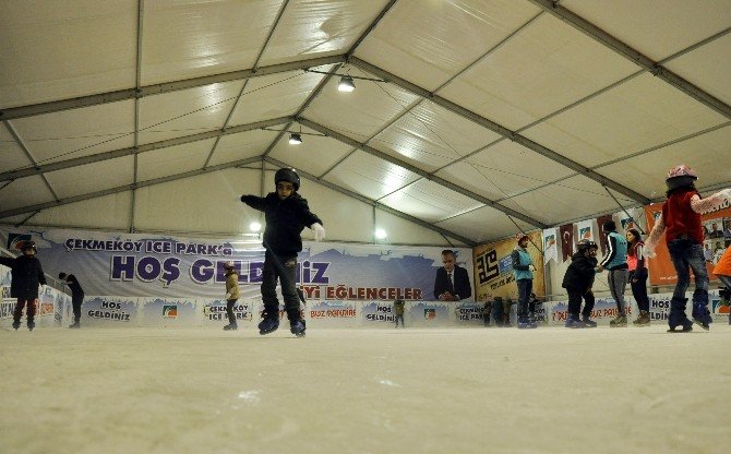 Suriyeli Minikler Buz Pateniyle Tanıştı
