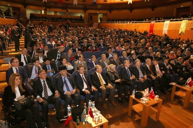 Başkan Altepe’ye ‘Türk Dünyası Hizmet Nişanı’