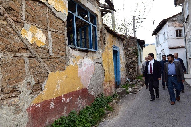 Bursa’da Harabe Tarihi Evler Eski Görkemine Kavuşuyor
