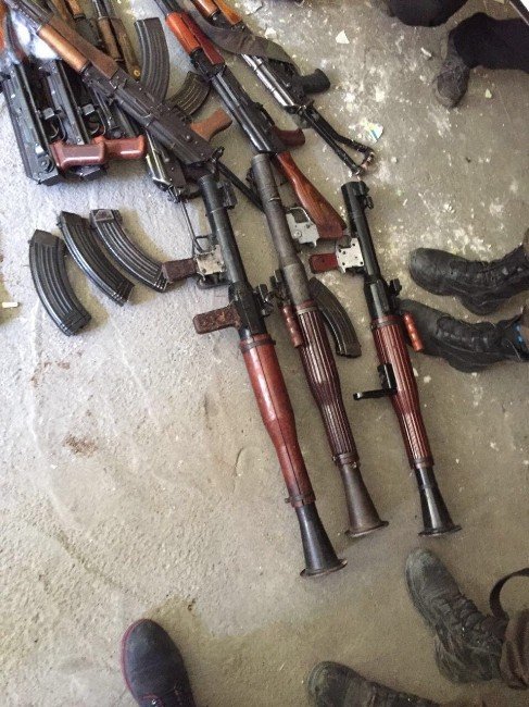 Diyarbakır Kaynartepe’de Çok Sayıda Silah Ve Mühimmat Ele Geçirildi