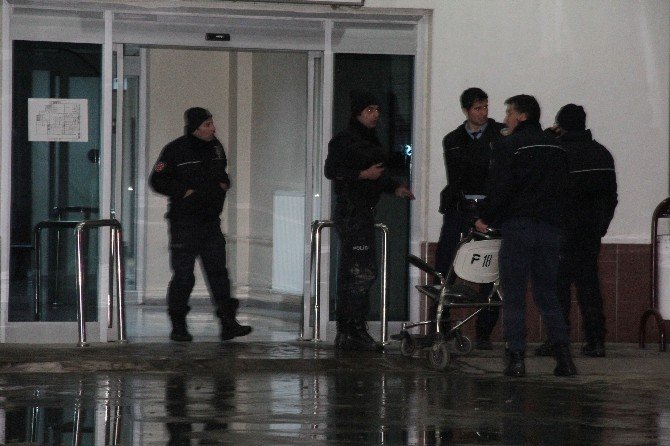 Erzurum’da Polisleri Taşıyan Midibüs Yan Yattı: 18 Polis Yaralı