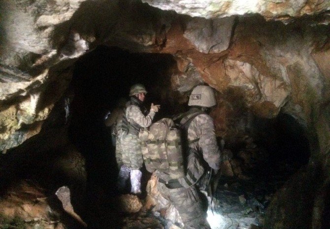 Komandolardan Tunceli’deki 8 Odalı PKK Mağarasına Dev Operasyon
