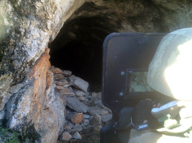 Komandolardan Tunceli’deki 8 Odalı PKK Mağarasına Dev Operasyon
