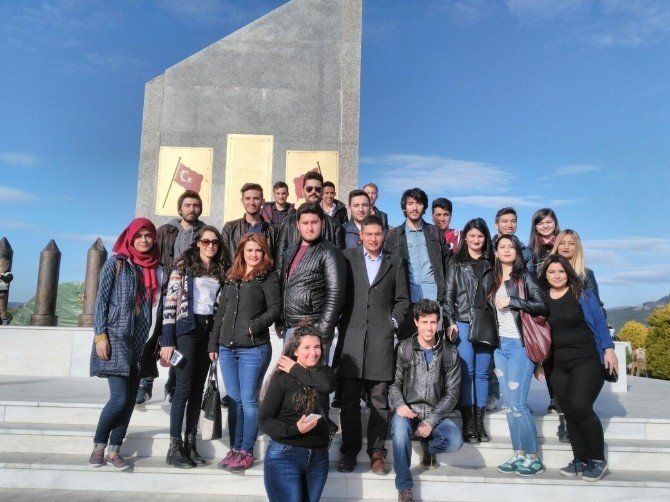 Burhaniye Meslek Yüksekokulu Öğrencileri Seyit Onbaşı Anıtını Ziyaret Etti