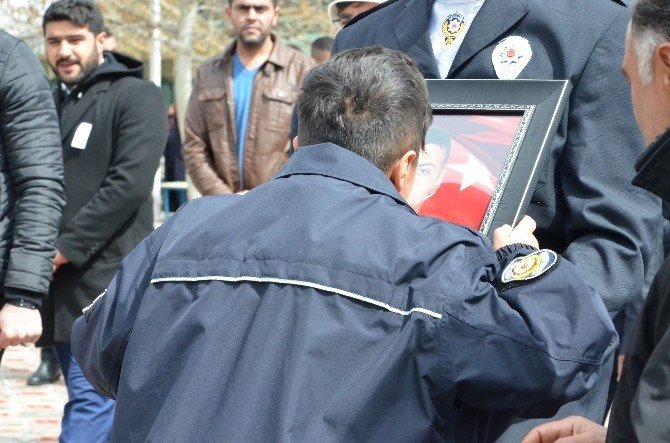 Şehit Polis Damatlığı İle Uğurlandı
