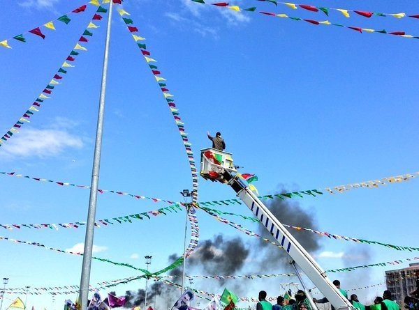 Amed Sporlu Deniz Naki, Peşmerge Kıyafeti İle Nevruz’a Katıldı