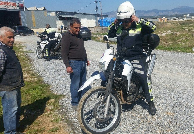 Dur İhtarına Uymadı, Polis Motosikletinin Üzerinden Geçti