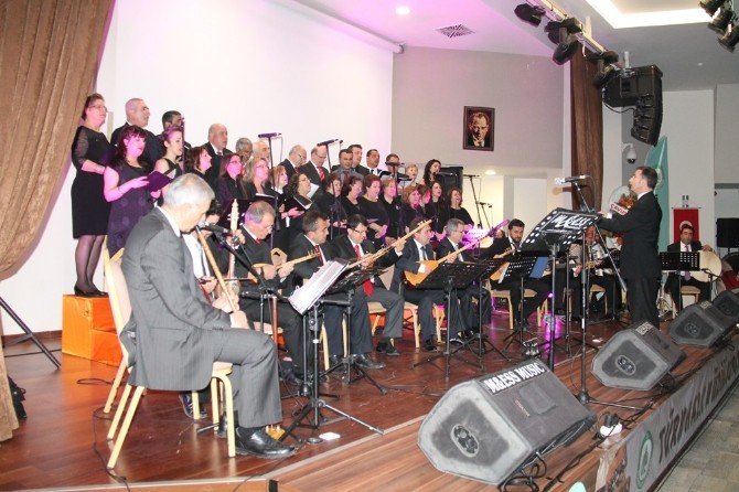 Edirne Belediyesi ’Şehitlerimize Yüreğimizden Ezgiler’ Konseri Düzenledi