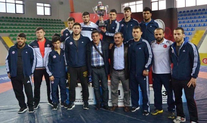 İBB’nin Genç Güreşçileri Türkiye İkincisi Oldu