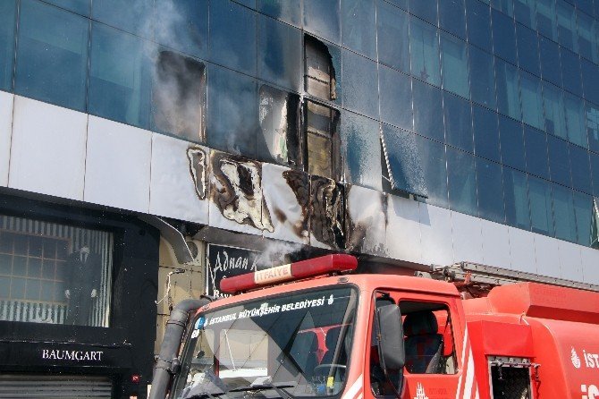 MHP İl Başkanlığının Da Bulunduğu Binada Yangın