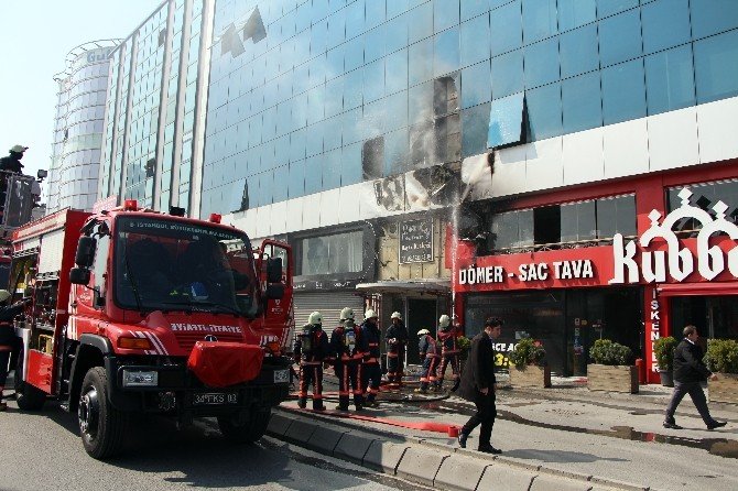 MHP İl Başkanlığının Da Bulunduğu Binada Yangın