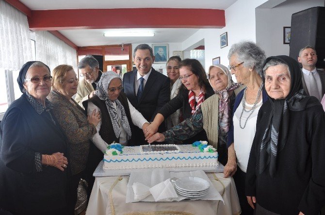 Başkan Uysal Yaşlılar Haftasını Huzurevinde Kutladı