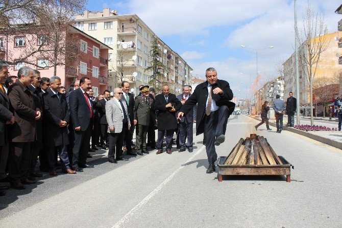 Kırşehir Valisi Öncü Oldu Siyasi Parti İl Başkanları Demir Dövdü