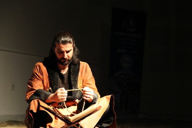 Oyuncu Atilla Alpar’dan Şeyh Şamil Performansı