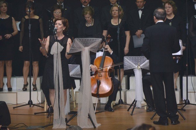 Metristepe Kültür Merkezi’nde Yapılan Türk Sanat Müziği Konserine Yoğun İlgi