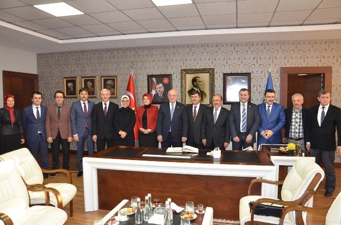 TBMM Başkanı Kahraman’dan Başkan Gümrükçüoğlu’na Ziyaret
