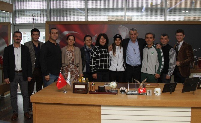 Genç Atlet Beşiktaş’a Transfer Oldu