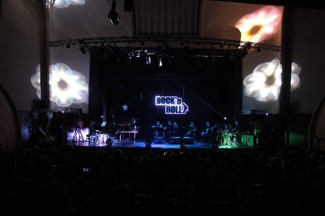 Çocuklardan Hasta Çocuklar İçin Yardım Konseri