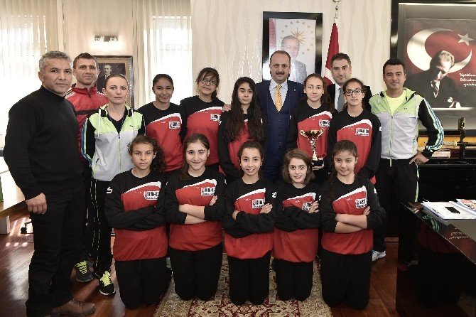 Futsal Takımı’ndan Akgül’e Şampiyonluk Sözü