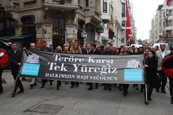 Beşiktaş Belediyesi’nden İstiklal Caddesi’nde "Teröre Karşı TEK Yürek" Yürüyüşü