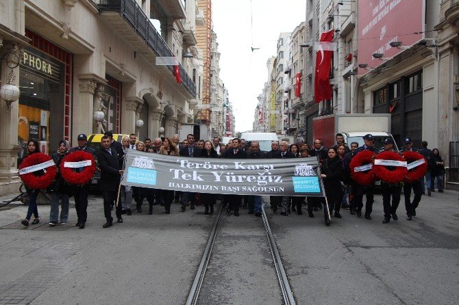 Beşiktaş Belediyesi’nden İstiklal Caddesi’nde "Teröre Karşı TEK Yürek" Yürüyüşü