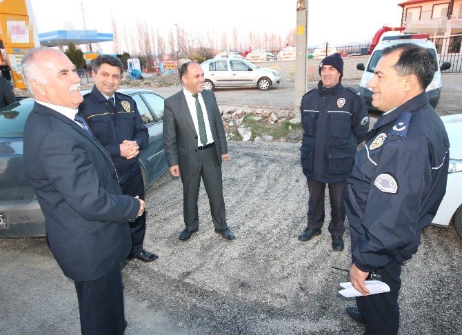 Beyşehir’de Uygulama Yapan Polislere Baklava İkramı
