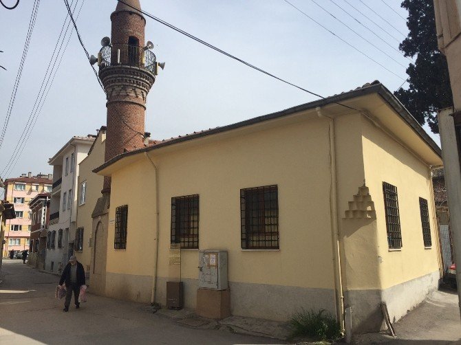 Tarihi Camiden 200 Yıllık El Yazması Kur’an-ı Kerim Çalındı