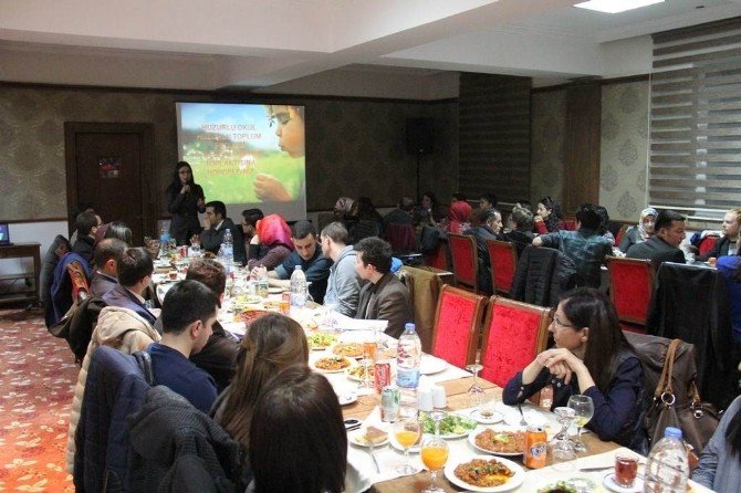 Kars’ta "Huzurlu Okul Huzurlu Toplum” Projesi Değerlendirme Toplantısı