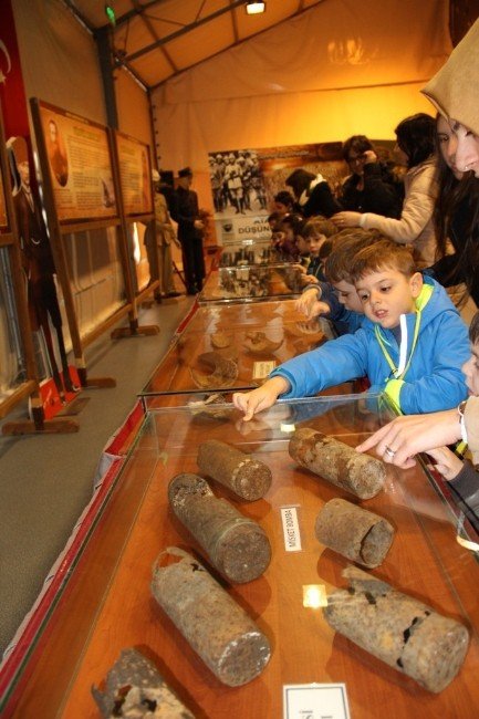 Kreş Öğrencileri Çanakkale Savaş Malzemeleri Müzesi’ni Gezdi