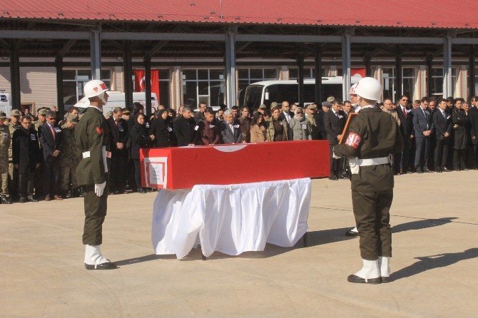 Mardin’de Şehitler İçin Askeri Tören Düzenlendi