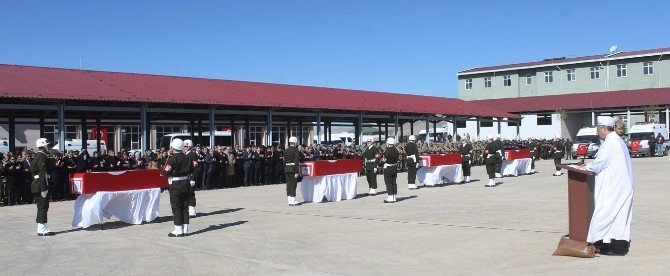 Mardin’de Şehitler İçin Askeri Tören Düzenlendi