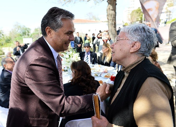 Başkan Uysal, Yaşlılar Haftası Yemeğine Katıldı