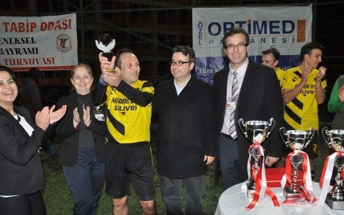 14 Mart Tıp Bayramı Futbol Turnuvası Sona Erdi