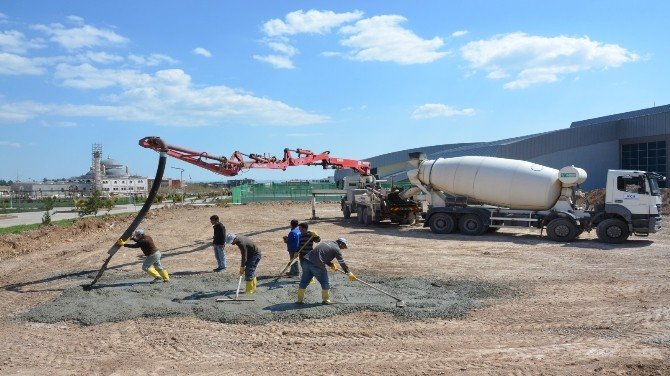 Adıyaman Üniversitesi’nde Yeni Kapalı Sahasının İnşaatı Başladı