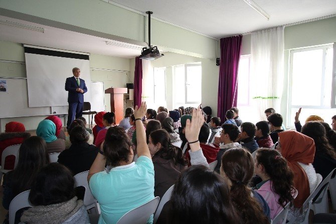 Başkan Akcan, Öğrencilerle Buluştu
