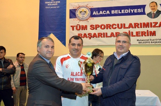 Alaca Belediyesi Voleybol Turnuvası Sona Erdi