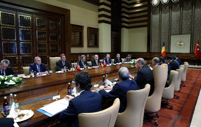Cumhurbaşkanı Erdoğan İle Romanya Cumhurbaşkanı İohannis Baş Başa Görüştü
