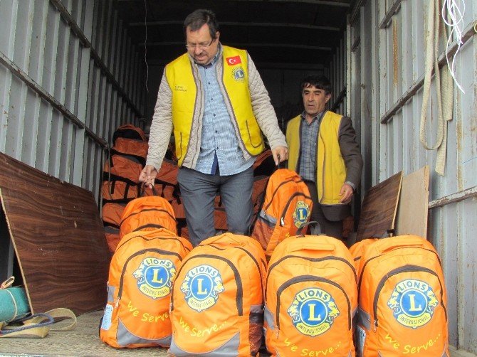 Sığınmacılar İçin Hazırlanan Çantalar Sahil Güvenlik’e Ulaştı