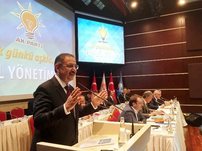 Mehmet Özhaseki, Genişletilmiş İl Başkanları Toplantısı’nda Sunum Yaptı