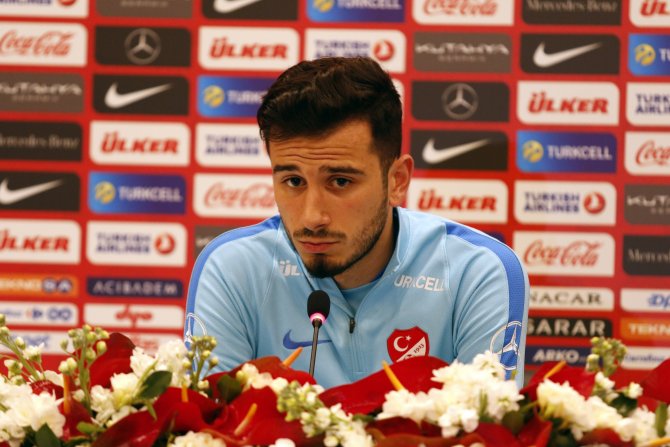 Oğuzhan Özyakup: Hem Milli Takım'da hem de Beşiktaş’ta elimden geleni yapıyorum