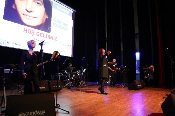 Gökhan Kırdar “Yerine Sevemem” Şarkısını Kime Yazdığını Açıkladı