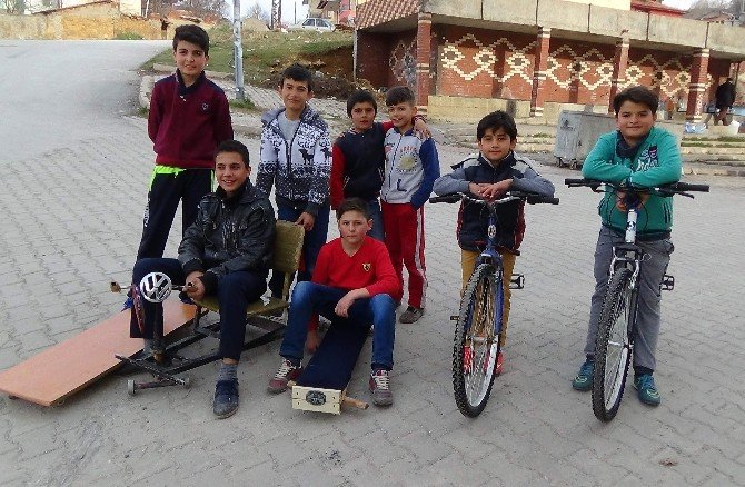 Yozgat’ta Çocukların Tornetle Kayak Keyfi