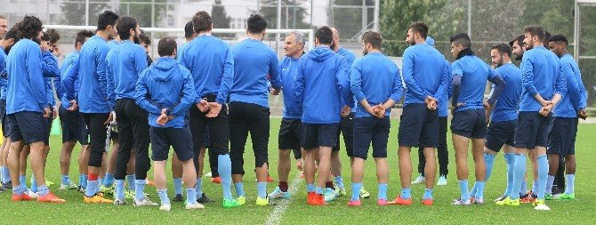 1461 Trabzon’da Hüsnü Özkara İlk Antrenmanına Çıktı