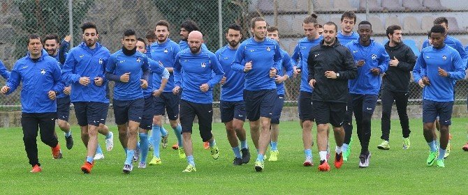 1461 Trabzon’da Hüsnü Özkara İlk Antrenmanına Çıktı