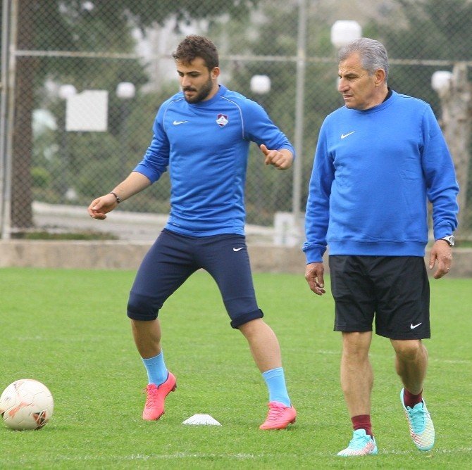 1461 Trabzon’da Hüsnü Özkara İlk Antrenmanına Çıktı